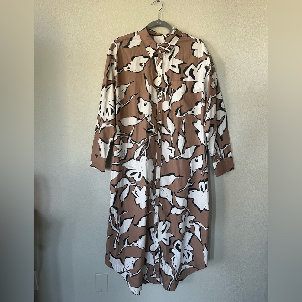 Floral Button-Down Midi Dress in Taupe and White. Maeve by Anthropologie - Picture 2 of 16
